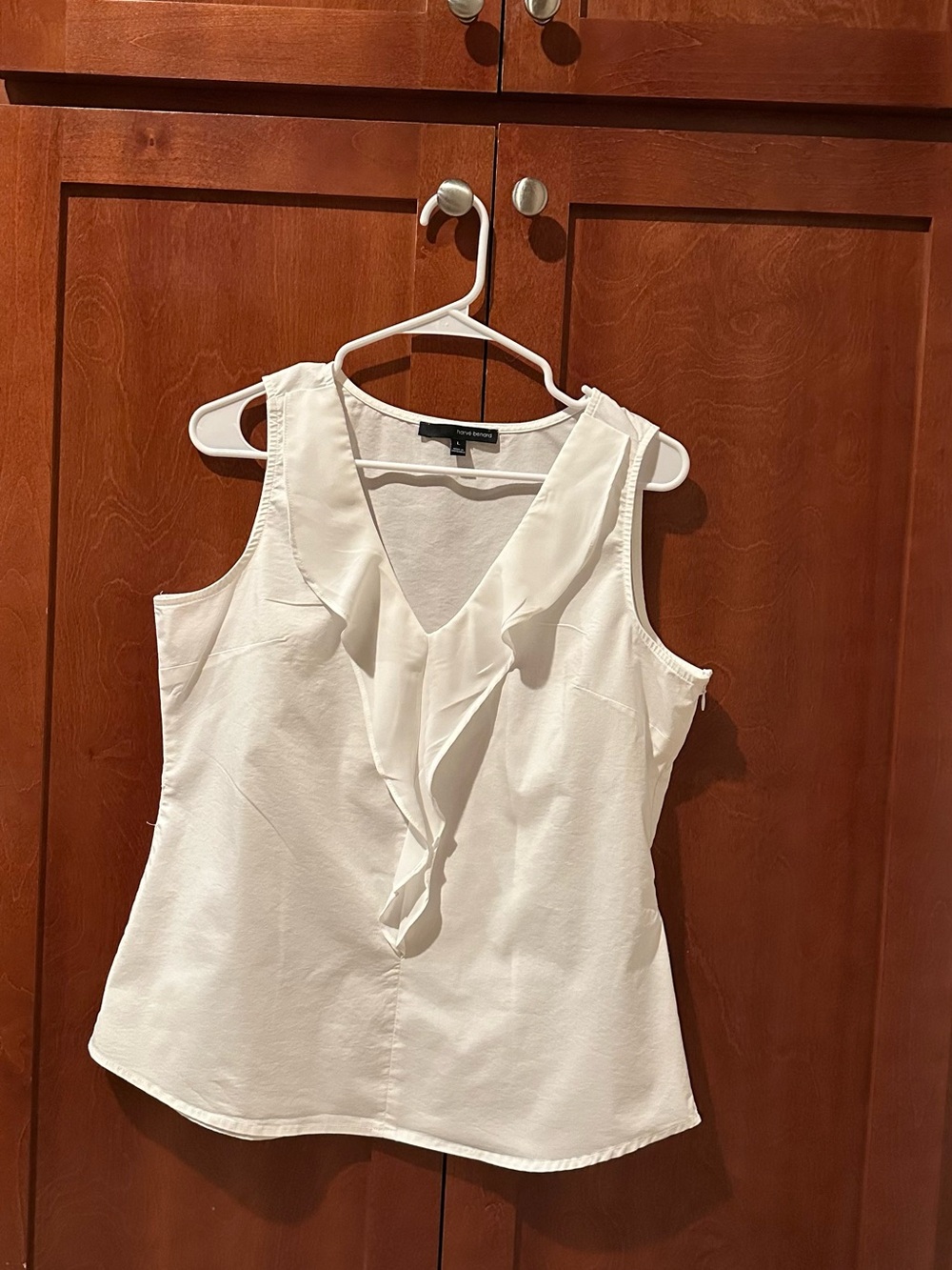 Harve Benard White Ruffle V-Neck Sleeveless Top